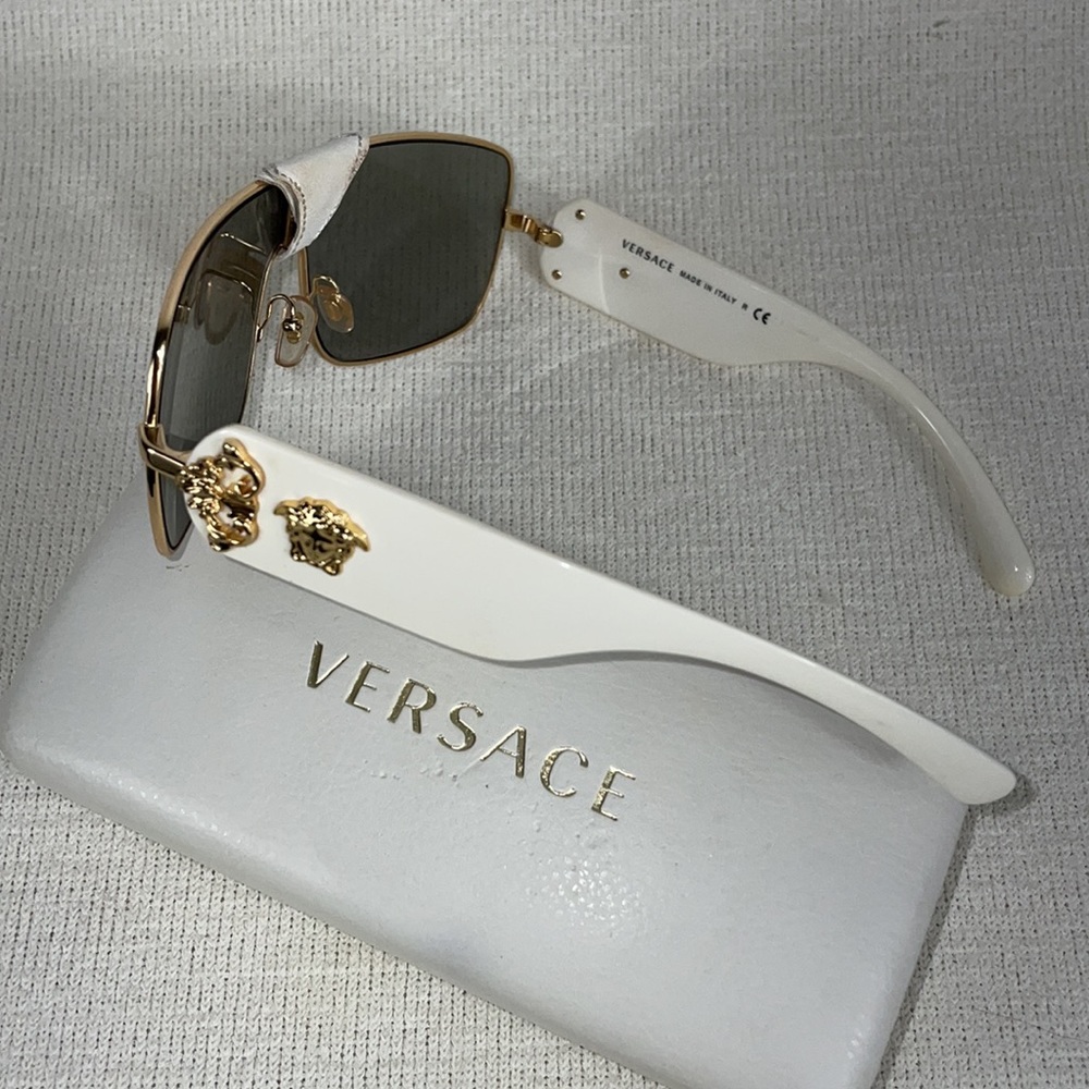 VERSACE SUNGLASSES - Picture 2 of 10